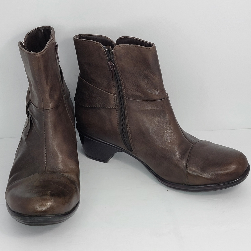 Clarks Chocolate Brown Leather Ankle Boots SIZE 9. #1631